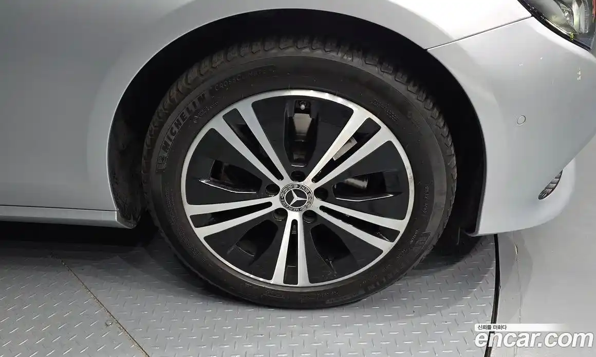 Mercedes-Benz E-Class 2020 1.9 Автомат в Москве № 542411, фото 5