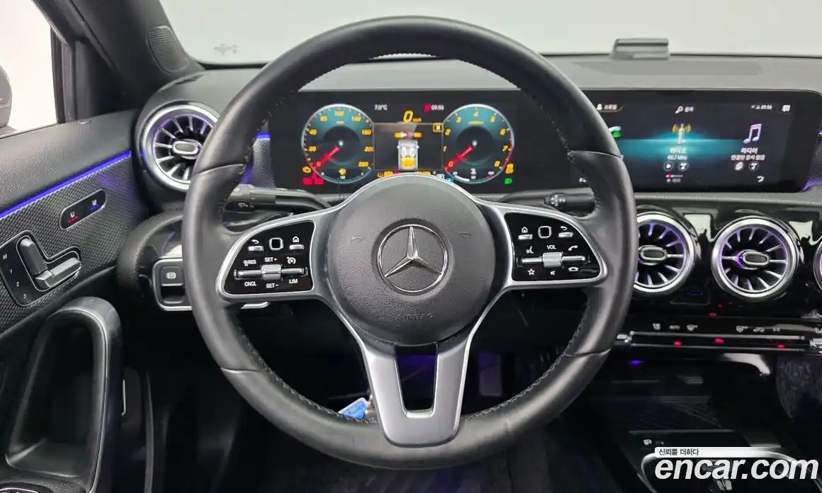 Mercedes-Benz A-Class 2021 2.0 Автомат в Москве № 543065, фото 13