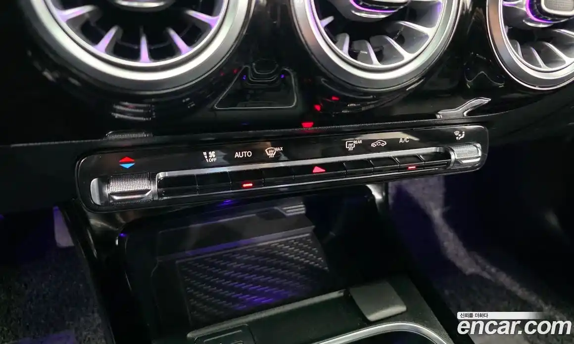 Mercedes-Benz A-Class 2021 2.0 Автомат в Москве № 543065, фото 17