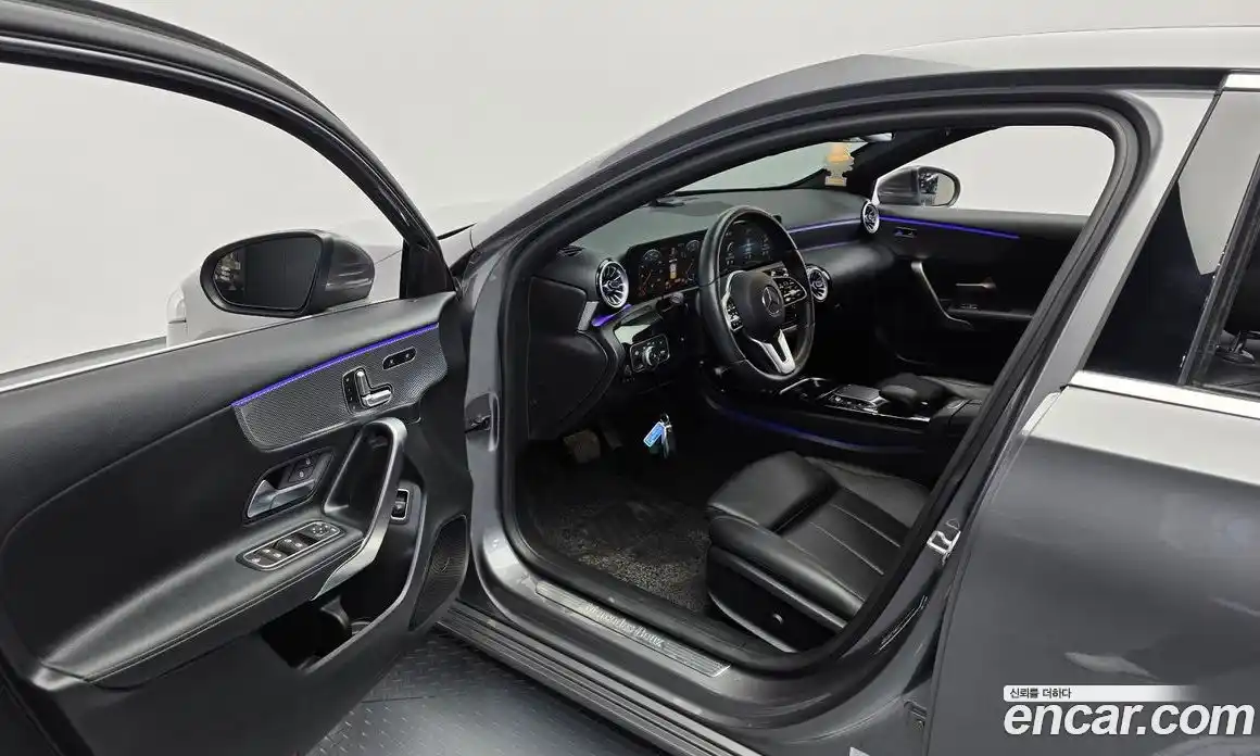 Mercedes-Benz A-Class 2021 2.0 Автомат в Москве № 543065, фото 10