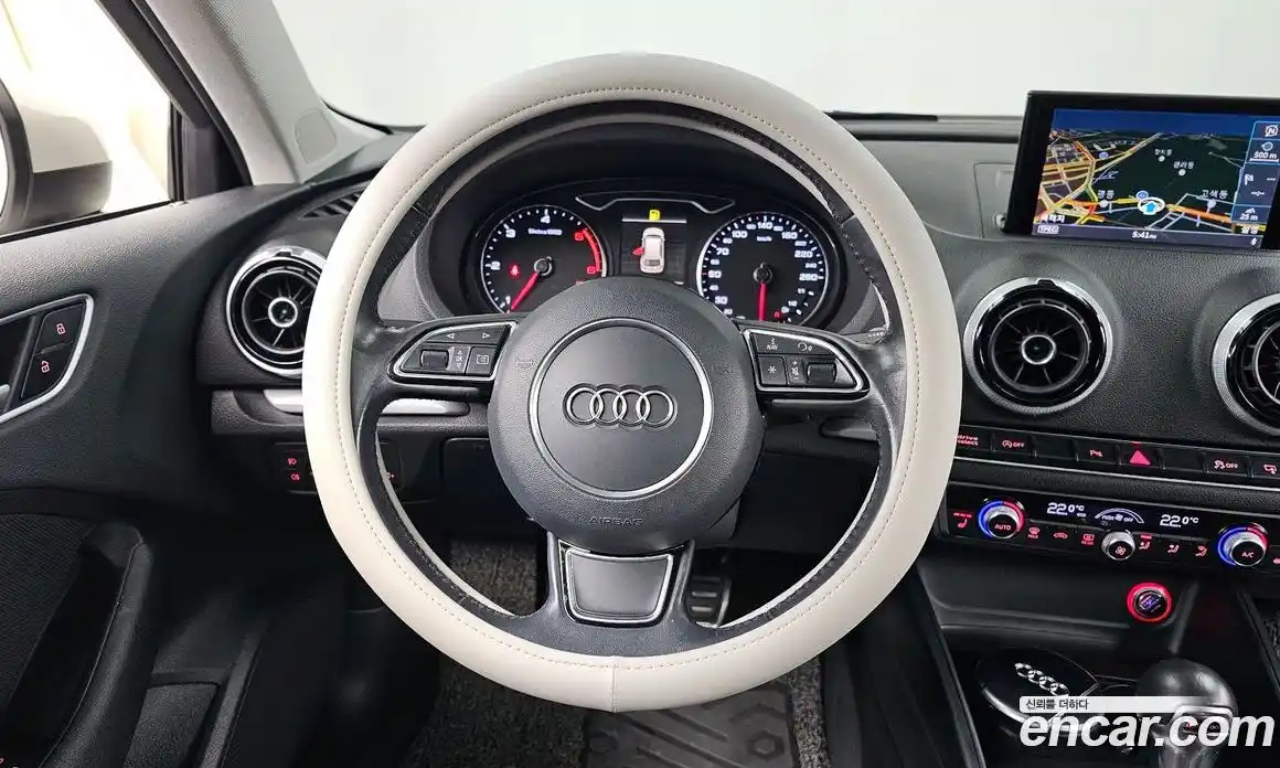 Audi A3 2015 2.0 Автомат в Москве № 544456, фото 13