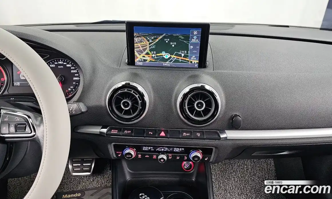 Audi A3 2015 2.0 Автомат в Москве № 544456, фото 14