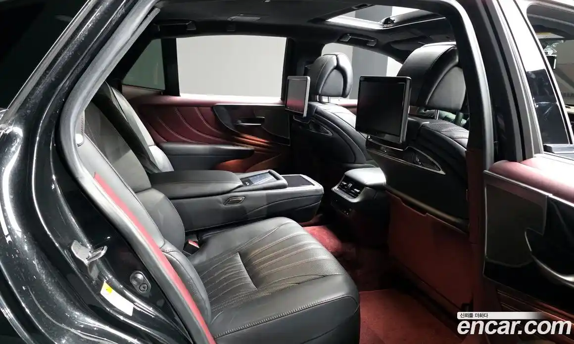 Lexus LS 2020 3.5 Автомат в Москве № 547045, фото 12