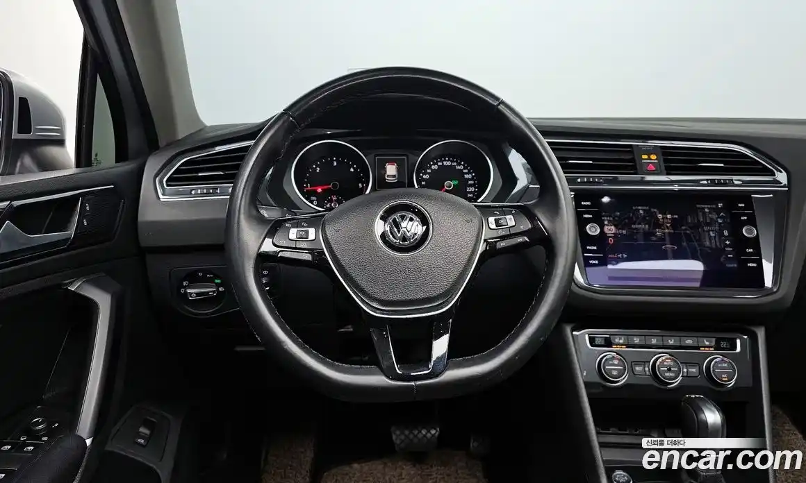 Volkswagen Tiguan 2018 2.0 Автомат в Москве № 547302, фото 13