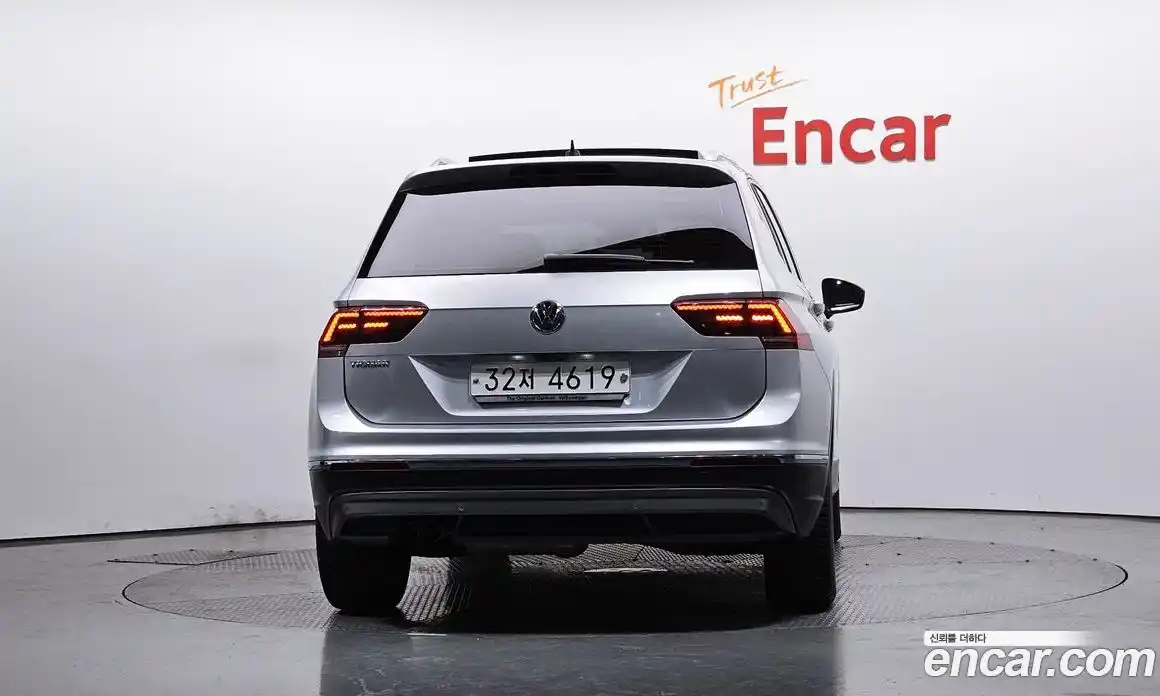 Volkswagen Tiguan 2018 2.0 Автомат в Москве № 547302, фото 4