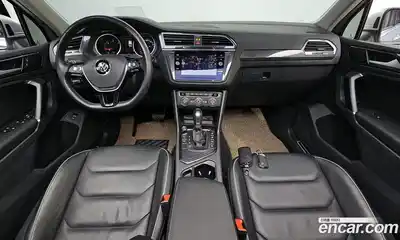 Volkswagen Tiguan 2018 2.0 Автомат в Москве № 547302, миниатюра 7