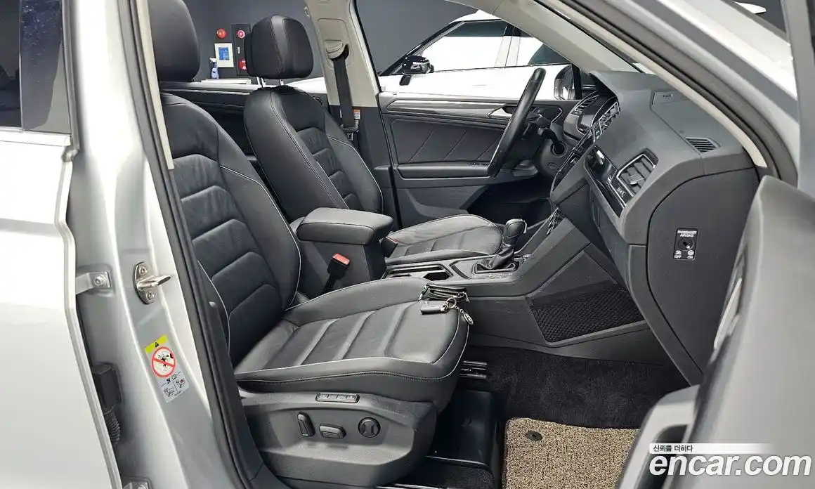 Volkswagen Tiguan 2018 2.0 Автомат в Москве № 547302, фото 10