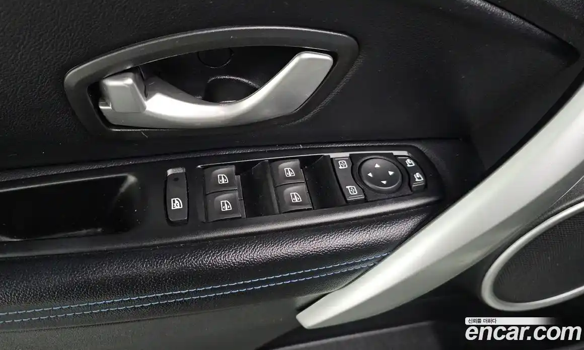 Renault SM3 2012 1.6 Автомат в Москве № 105980, фото 17