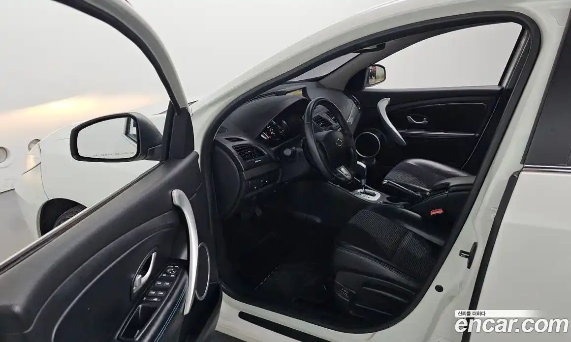 Renault SM3 2012 1.6 Автомат в Москве № 105980, фото 10