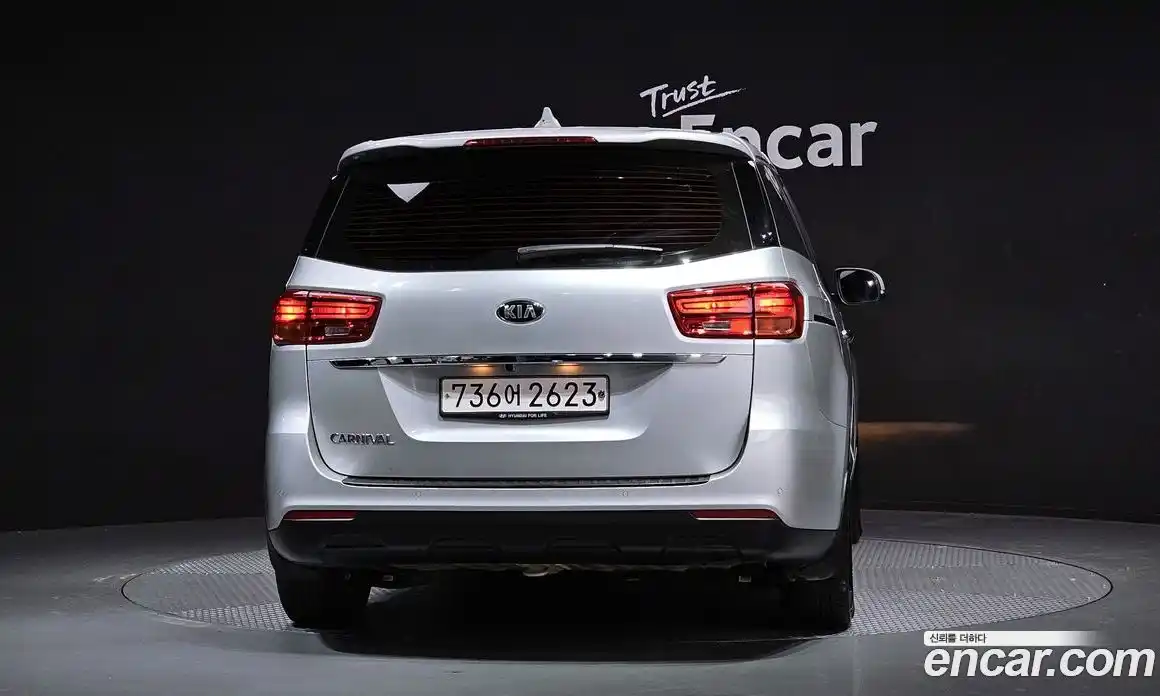 Kia Canival 2020 2.2 Автомат в Москве № 120607, фото 12