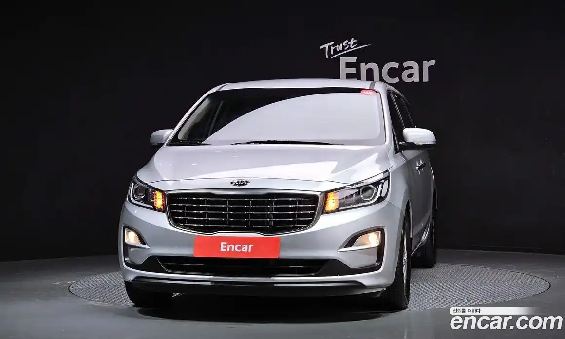 Kia Canival 2020 2.2 Автомат в Москве № 120607, фото 14