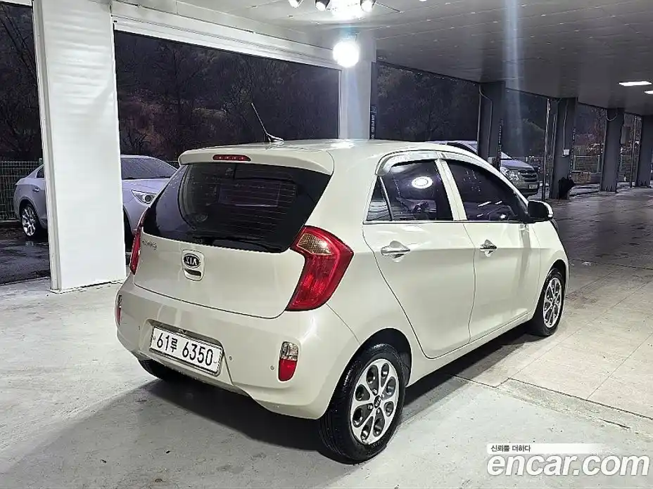 Kia Morning 2012 1.0 Автомат в Москве № 132582, фото 4