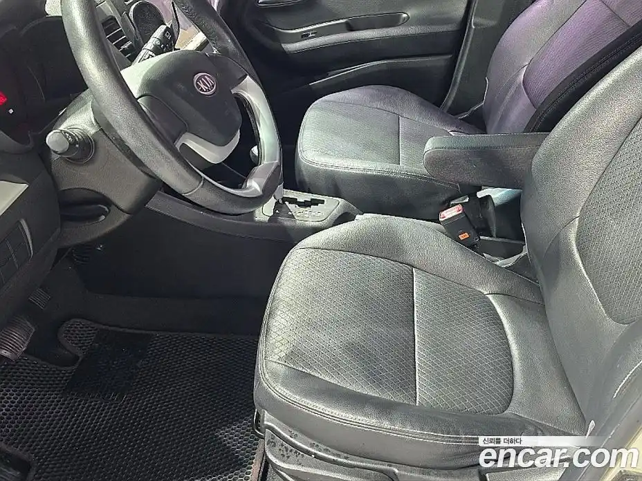 Kia Morning 2012 1.0 Автомат в Москве № 132582, фото 7