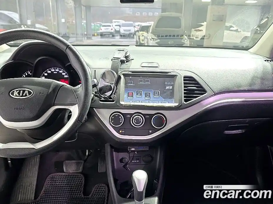 Kia Morning 2012 1.0 Автомат в Москве № 132582, фото 9