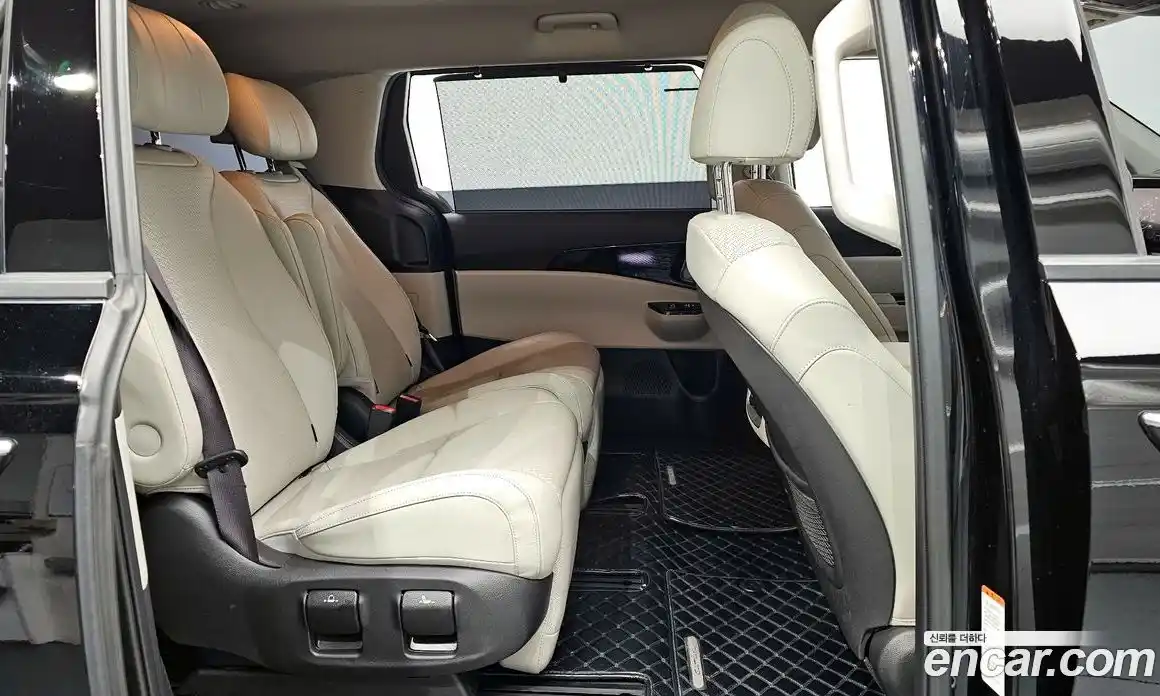 Kia Canival 2023 3.5 Автомат в Москве № 132708, фото 15