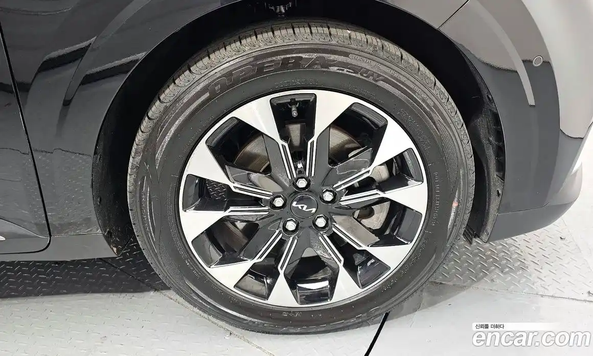 Kia Canival 2023 3.5 Автомат в Москве № 132708, фото 17