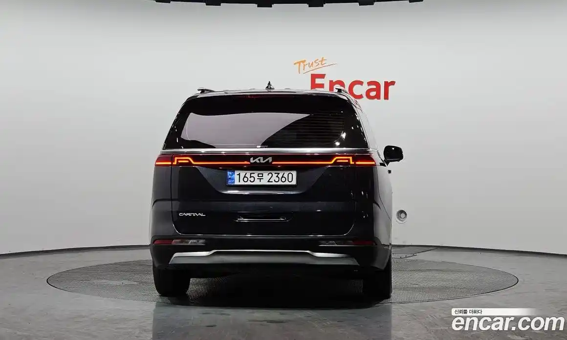 Kia Canival 2023 3.5 Автомат в Москве № 133552, фото 14