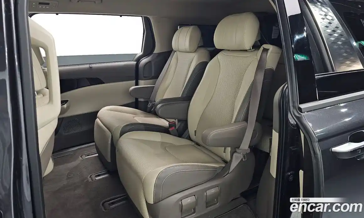 Kia Canival 2023 3.5 Автомат в Москве № 133552, фото 18