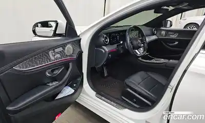 Mercedes-Benz E-Class 2022 2.0 Автомат в Москве № 142206, миниатюра 3