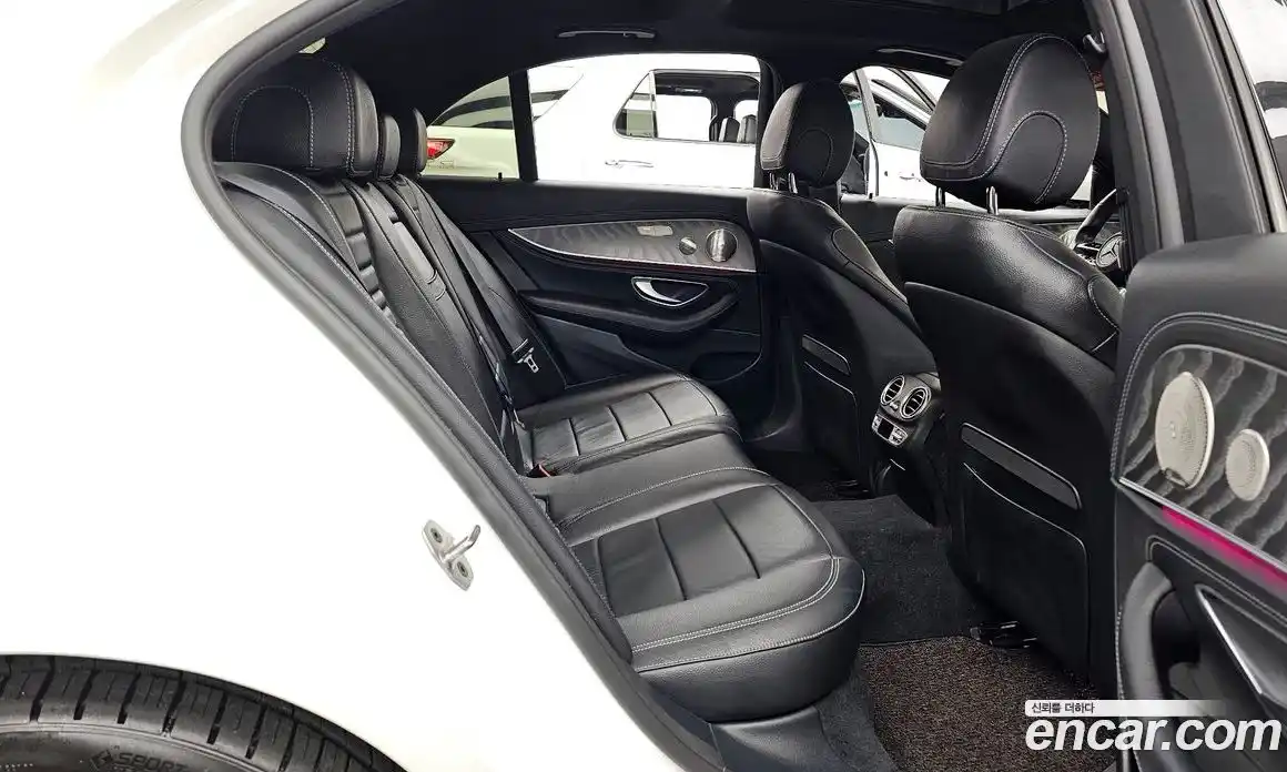 Mercedes-Benz E-Class 2022 2.0 Автомат в Москве № 142206, фото 4