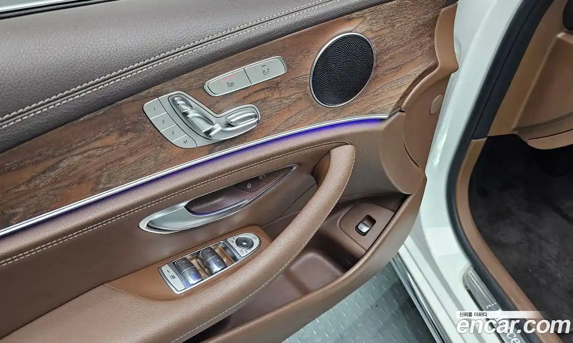 Mercedes-Benz E-Class 2017 1.9 Автомат в Москве № 142365, фото 17