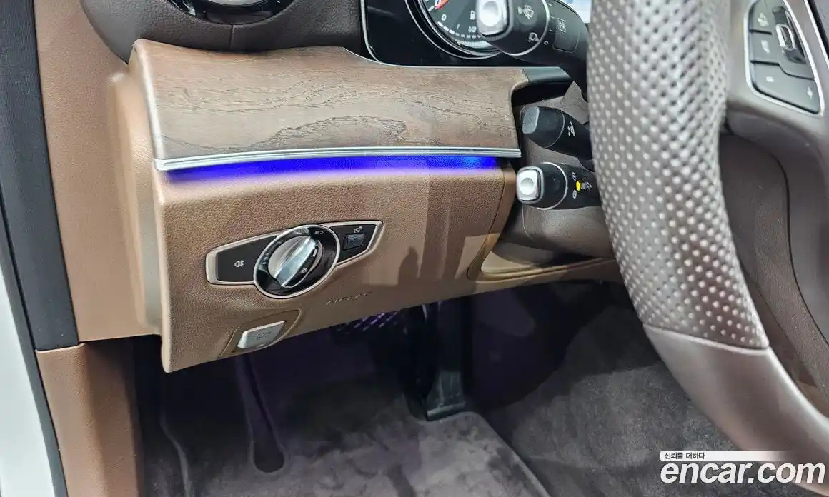 Mercedes-Benz E-Class 2017 1.9 Автомат в Москве № 142365, фото 18