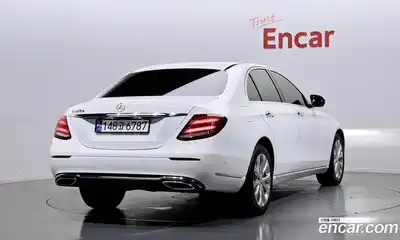 Mercedes-Benz E-Class 2017 1.9 Автомат в Москве № 142365, миниатюра 2