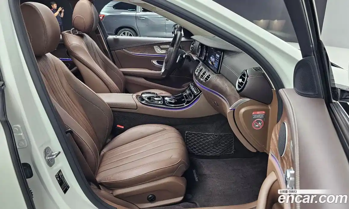 Mercedes-Benz E-Class 2017 1.9 Автомат в Москве № 142365, фото 10