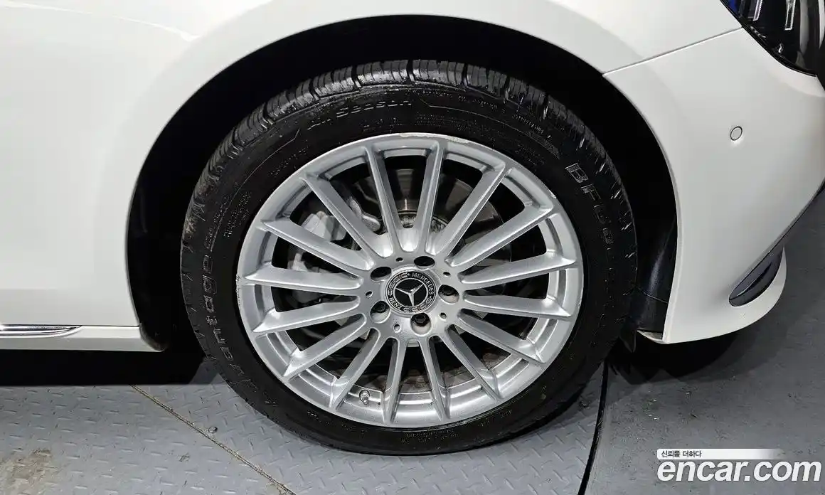 Mercedes-Benz E-Class 2022 2.0 Автомат в Москве № 142859, фото 5