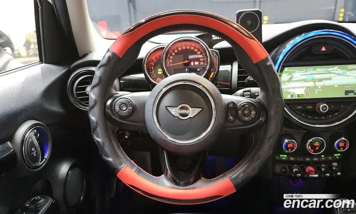 Mini Cooper 2018 1.5 Автомат в Москве № 153960, фото 19