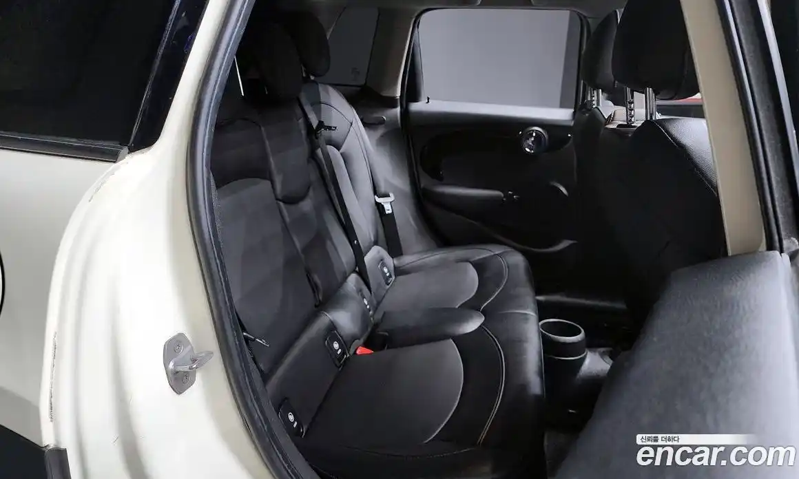 Mini Cooper 2018 1.5 Автомат в Москве № 153960, фото 3