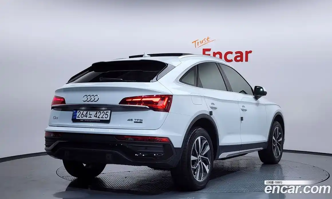 Audi Q5 2023 2.0 Автомат в Москве № 162637, фото 4