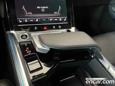 Audi e-tron 2023 Автомат в Москве № 163968, миниатюра 9