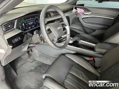 Audi e-tron 2023 Автомат в Москве № 163968, миниатюра 10