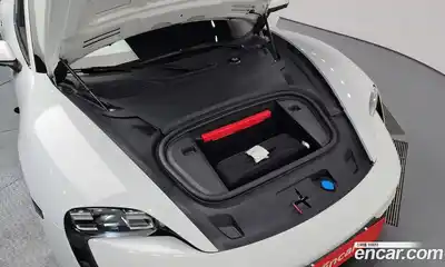 Porsche Taycan 2023 0.1 Автомат в Москве № 164986, миниатюра 8