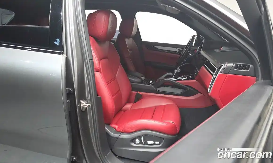 Porsche Cayenne 2020 3.0 Автомат в Москве № 165328, фото 7