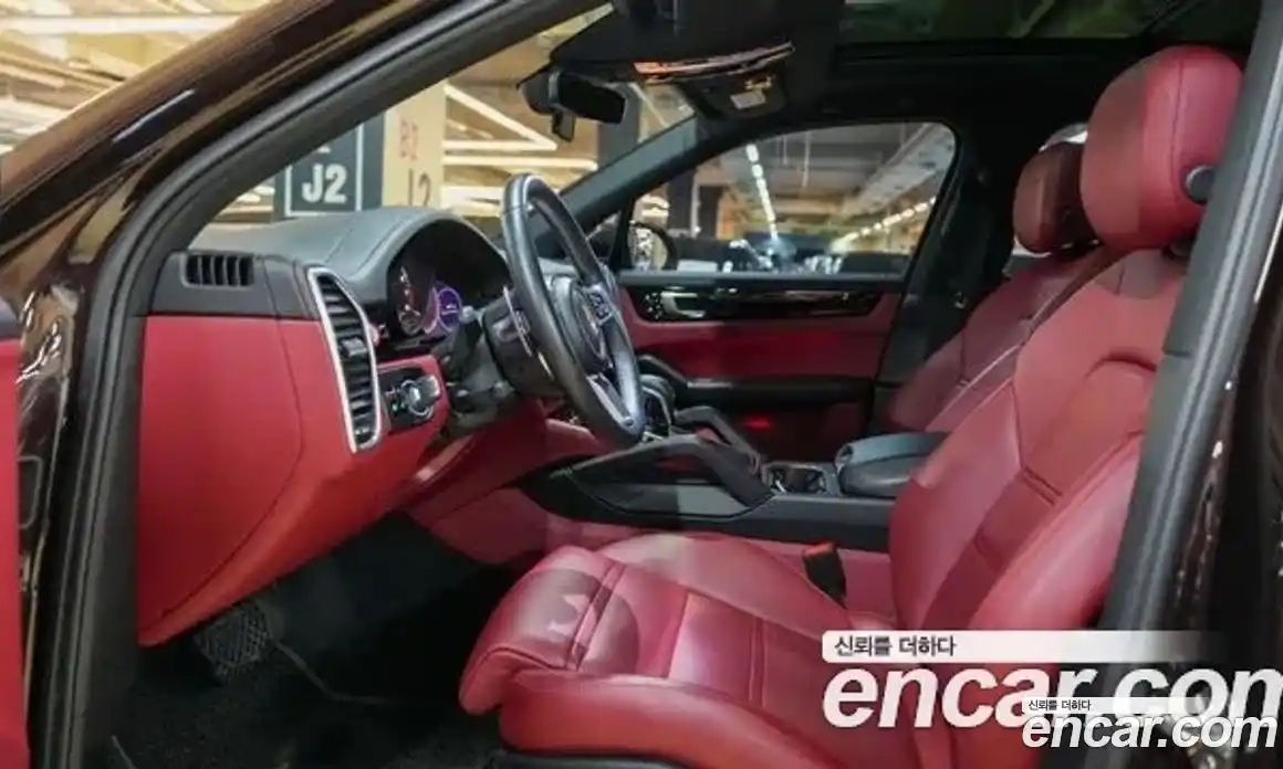 Porsche Cayenne 2021 3.0 Автомат в Москве № 165358, фото 5