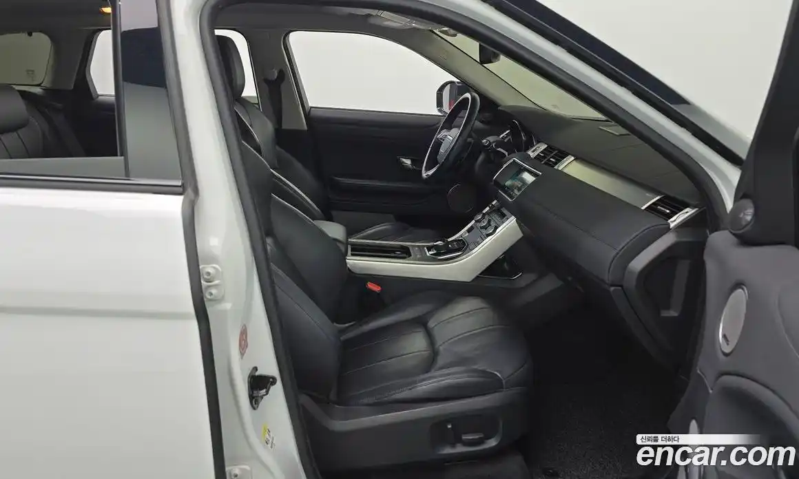 Land Rover Range-Rover Evoque 2018 2.0 Автомат в Москве № 166201, фото 9