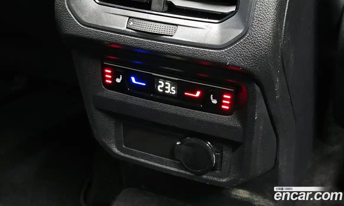 Volkswagen Tiguan 2023 2.0 Автомат в Москве № 168810, фото 18