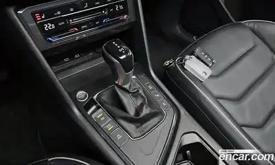 Volkswagen Tiguan 2023 2.0 Автомат в Москве № 168810, миниатюра 2