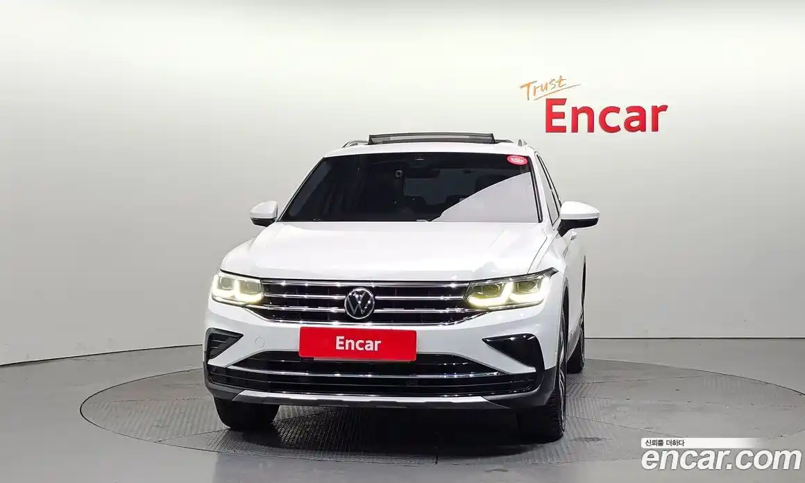 Volkswagen Tiguan 2021 2.0 Автомат в Москве № 168905, фото 3