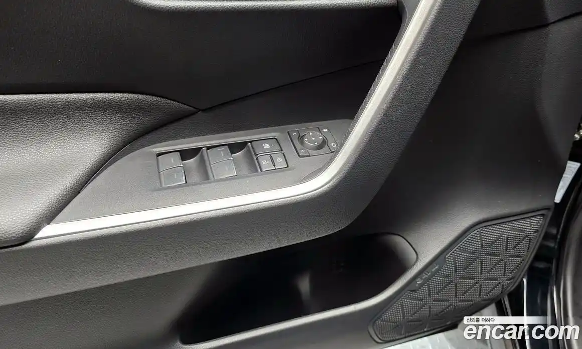 Toyota RAV4 2023 2.5 Автомат в Москве № 170170, фото 7