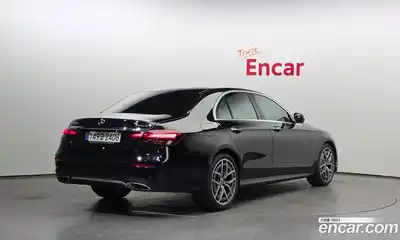 Mercedes-Benz E-Class 2021 1.9 Автомат в Москве № 173552, миниатюра 2