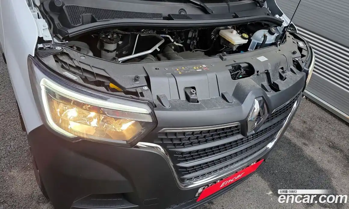 Renault Master 2024 2.3 Механическая в Москве № 176224, фото 6