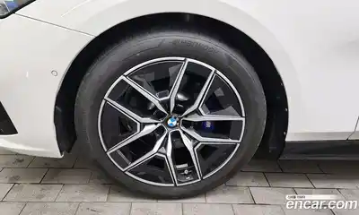 BMW 5-Series 2024 2.0 Автомат в Москве № 187005, миниатюра 2