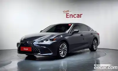 Lexus ES, 2022