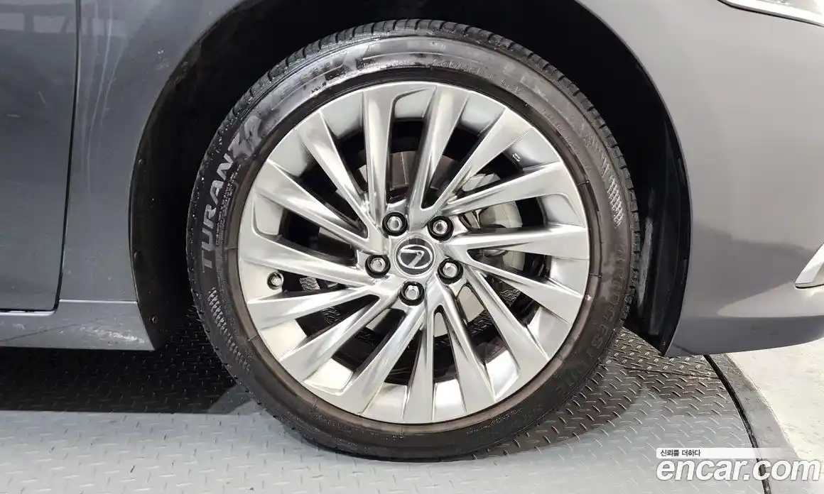 Lexus ES 2022 2.5 Автомат в Москве № 198808, фото 5