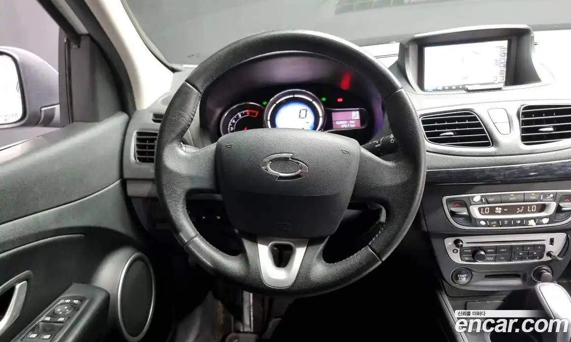 Renault SM3 2015 1.6 Автомат в Москве № 208689, фото 16