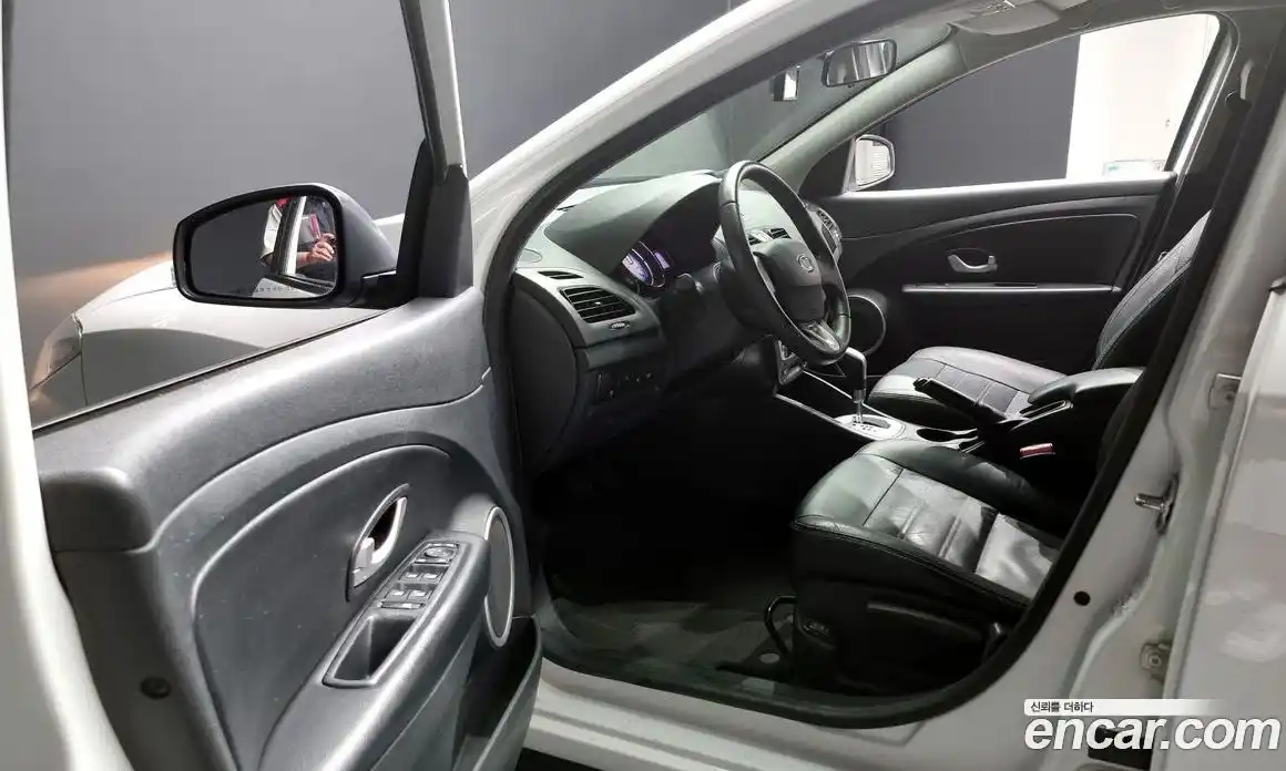 Renault SM3 2015 1.6 Автомат в Москве № 208689, фото 8