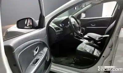 Renault SM3 2015 1.6 Автомат в Москве № 208689, миниатюра 8